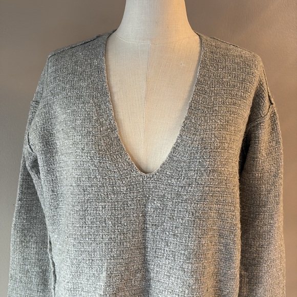 Free People heart it lace up side cozy sweater deep V oversized XS gray - Picture 3 of 15